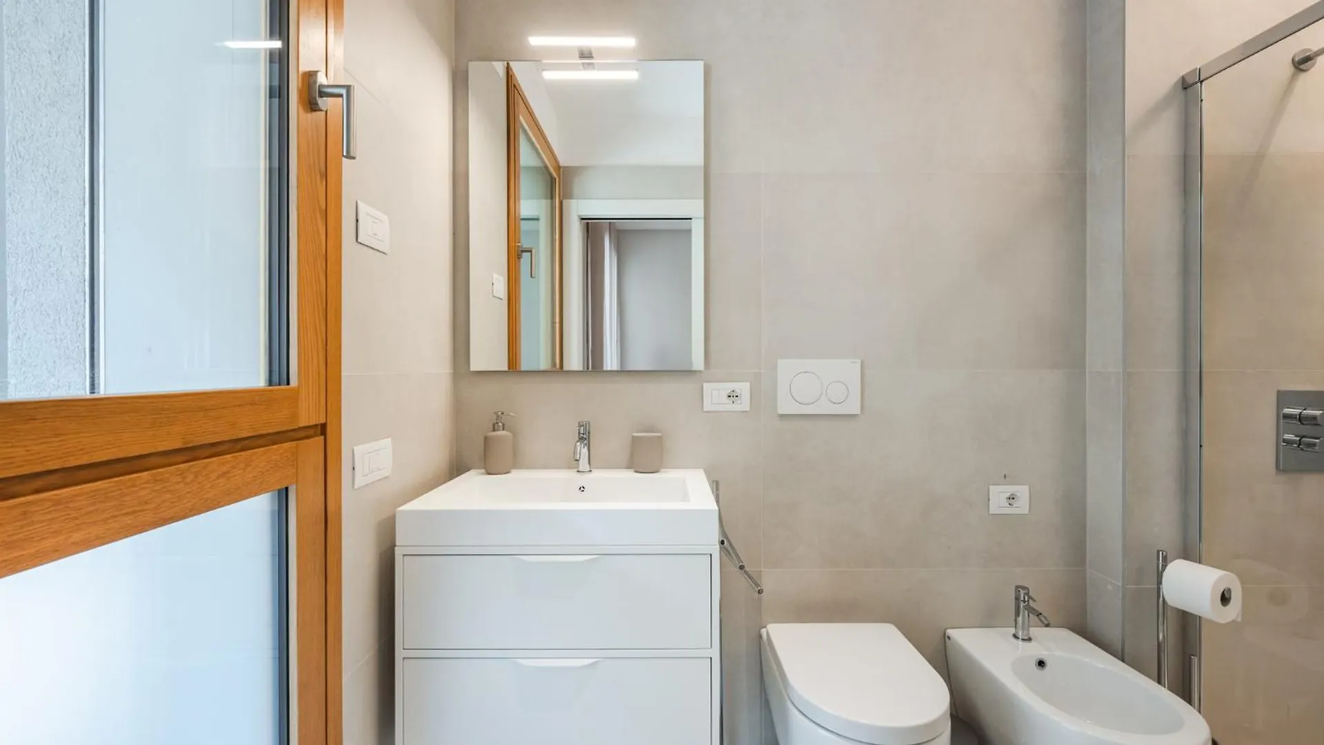Daire Moderno Appartamento Con Terrazza & Palestra Milano